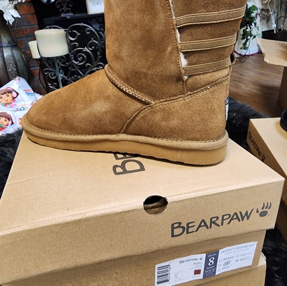 NEW IN THE  BOX BEAR PAW BOOTS 2 PAIR AVAILABLE s8/s11 - Picture 3 of 3